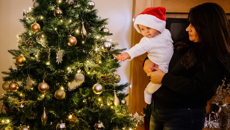 Little Elf Breaks Little Elf Breaks